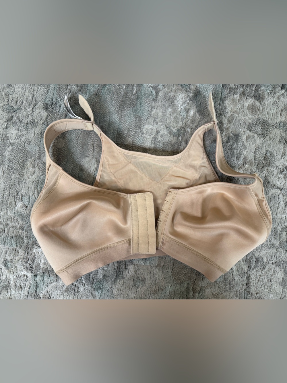 Comfort Front-Closure Nude Support Bra - Women Intimates Size 36C - Picture 5 of 6